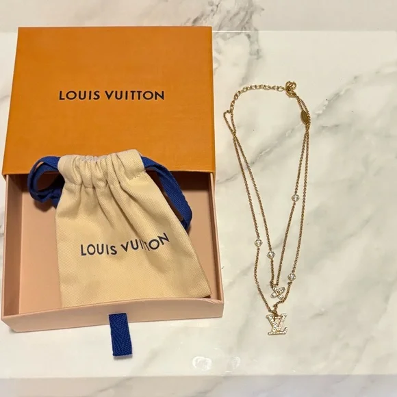 Louis Vuitton Lady LV Necklace
BRAND NEW!!! - Picture 3 of 3